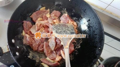 卡通兔咖喱牛肉飯的做法