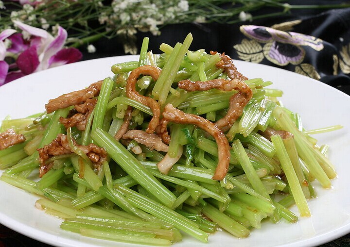 芹菜炒肉,芹菜炒肉的做法