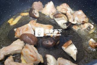 香菇排骨糯米飯的做法步驟：5