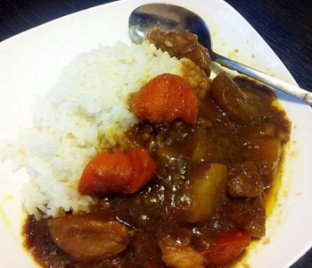 土豆牛肉咖喱飯 土豆牛肉咖喱飯的做法 土豆牛肉咖喱飯配什麼湯 土豆牛肉咖喱飯的熱量