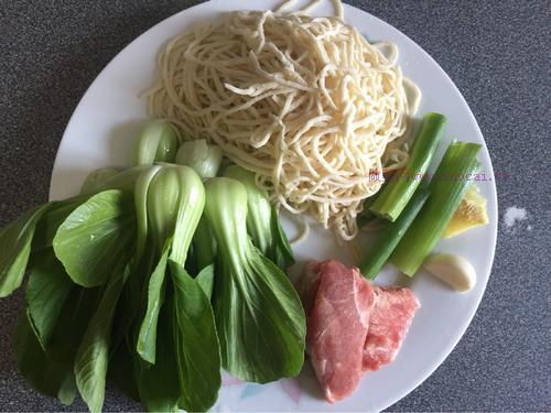 肉絲炒麵的做法