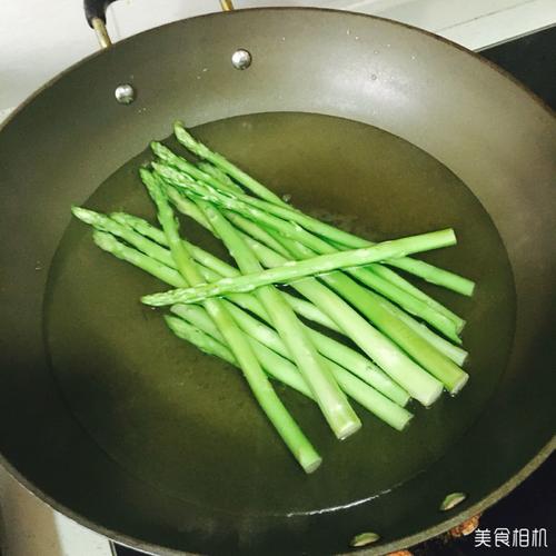 黑椒牛肉卷的做法