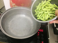 蒜蓉豆豉炒豆角的做法步驟7