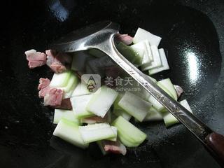 咸肉長瓜煮粉絲 的做法步驟：3