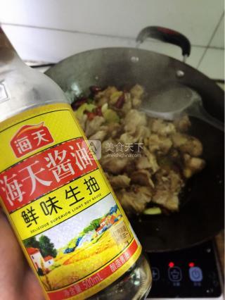 紅燒兔肉燜土豆的做法步驟：8