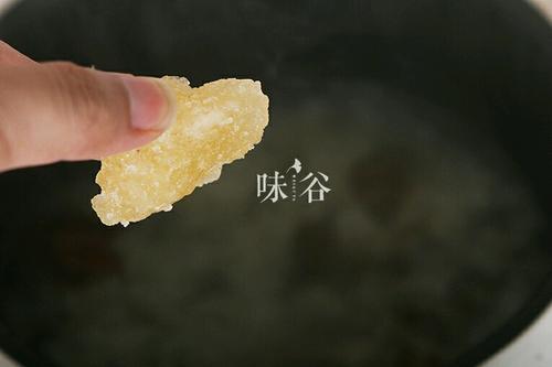 銀耳雪梨的做法