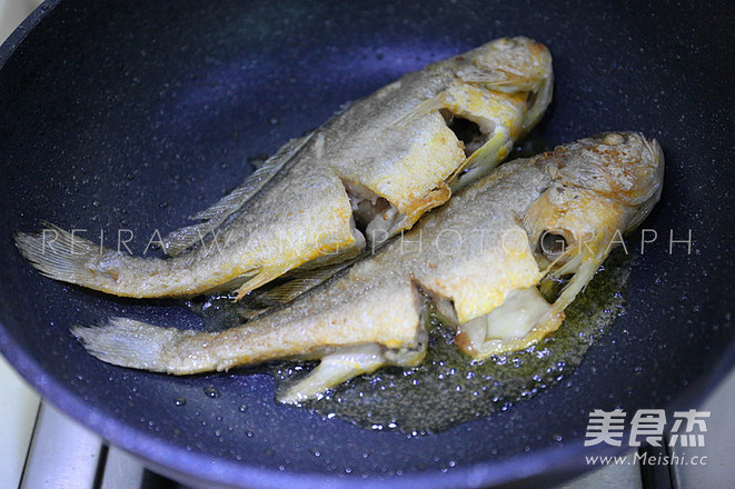 黃魚燒豆腐的做法