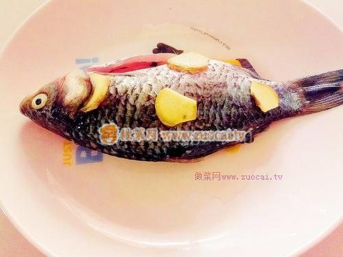 鯽魚豆腐海鮮菇湯的做法