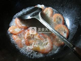 鮮蝦煮粉絲的做法步驟：4