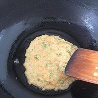 胡蘿蔔青菜雞蛋餅的做法圖解6