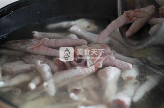 追劇最佳零食泡椒鳳爪的做法步驟：2