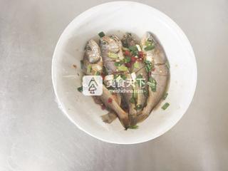 值得去嘗試的一款烤小魚——香辣烤小黃魚的做法步驟：4