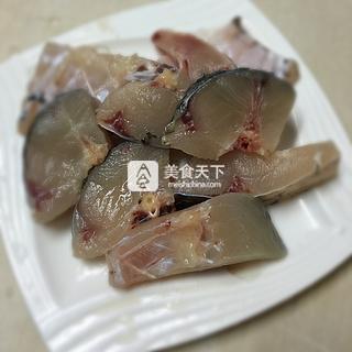 煎魚塊的做法步驟：1