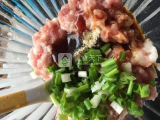 #ACA烘焙明星大賽#脆皮肉末鵪鶉卷的做法步驟：2