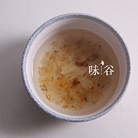 養顏美容的牛奶燉桃膠的做法圖解3