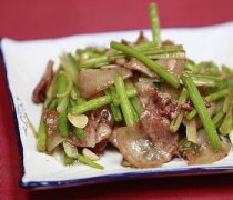 【芹菜炒肉片】芹菜炒肉片的做法_芹菜炒肉片怎麼做好吃